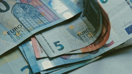 След приема в еврозоната: Standard & Poor’s и Fitch повишиха кредитния рейтинг на България