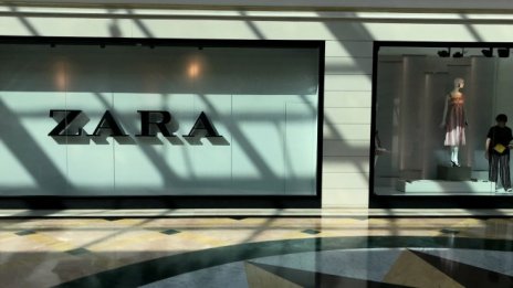 Онлайн търговията представя слабите страни на Zara