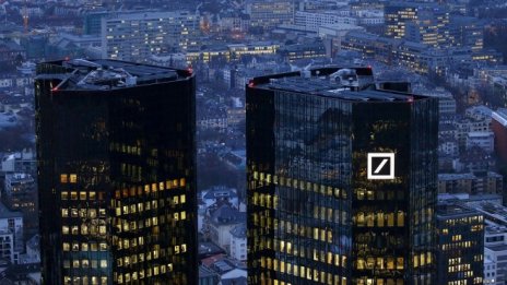 Deutsche Bank понася пореден удар с излизането си от Eurostoxx 50