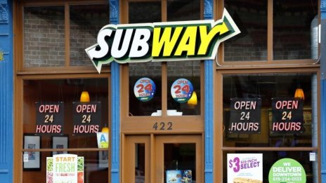 Американци обвиняват Subway в измама с продуктите с риба тон