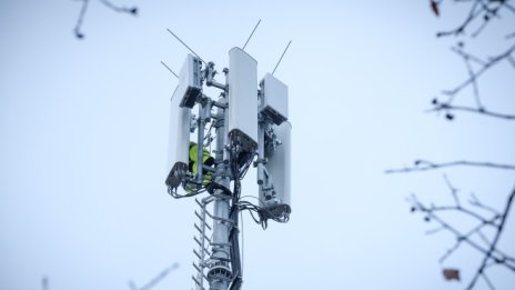 Консорциум около KKR е фаворит за базовите станции на Deutsche Telekom