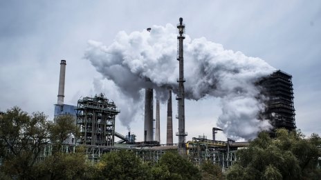 ЕС изглежда изолиран в някои от стъпките си по зеления преход