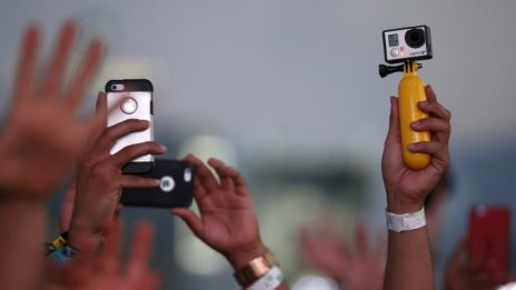 Цената на акциите на GoPro удари рекордно дъно 