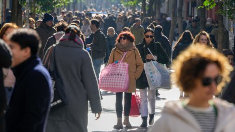 Продажбите на дребно в еврозоната и ЕС са се върнали към свиване през ноември
