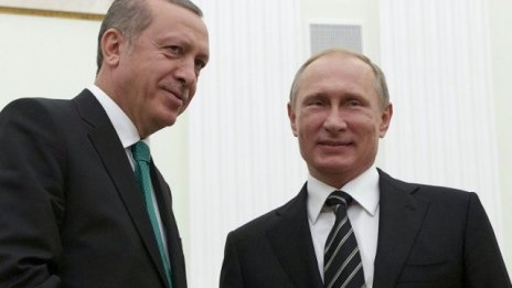 Путин и Ердоган обсъдиха по телефона опита за преврат в Турция