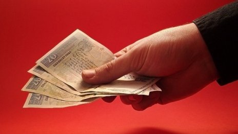 От 1 юли НОИ изплаща болничните до 10 работни дни