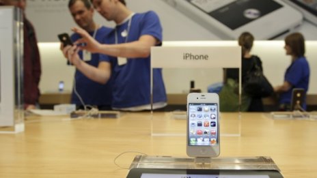 iPhone 4S официално в България след 10 дни 
