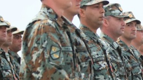 Парламентът вдигна пределната възраст за влизане в армията на 40 г.