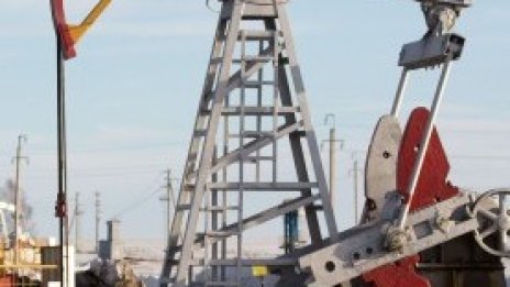 Опасенията за търсенето отново тласкат цените на петрола рязко надолу*