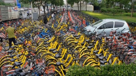 Китай издаде нови разпоредби за споделените велосипеди след лавина от оплаквания