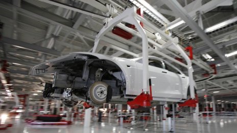 Синдикалисти предприеха офанзива срещу Tesla