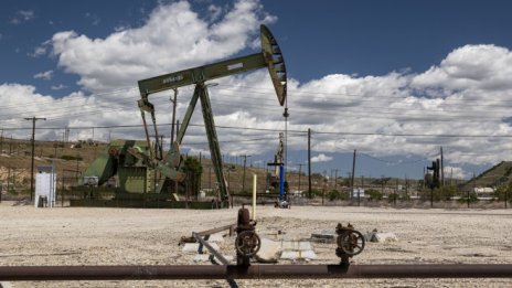 Цената на петрола продължава да се възстановява, макар и по-умерено*