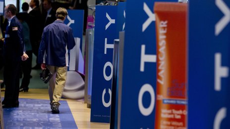 Козметичната Coty повиши прогнозата за годишната си печалба 