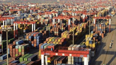 Китай отново отчита спадове в износа и вноса