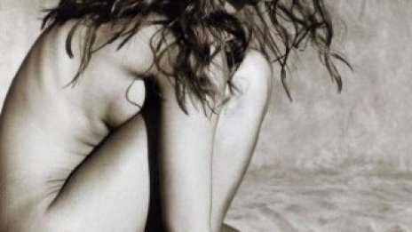 Снимка на голата Кейт Мос се продава за 18 000 лири 