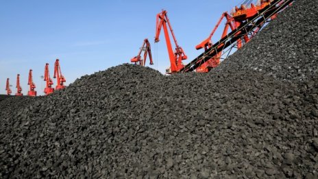 Студеният октомври доведе до ръст на производството на твърди горива и дизел 