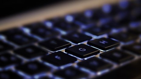 Работодателите подават информацията за болничните почти изцяло електронно