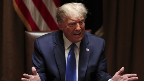 Тръмп е заплаха не само за демокрацията на САЩ, но и за икономиката им 