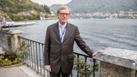 Директор от ЕЦБ е водил жена си в командировки със служебни пари  