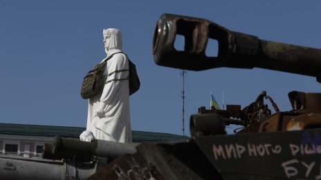 И Украйна, и Русия съобщиха за поредна нощ с масирани атаки с дронове 