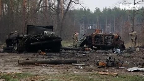 Украинската армия съобщи за унищожен конвой руски танкове край Киев