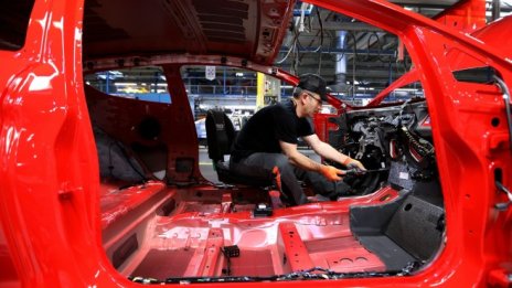 Заводът на Ford в Кьолн отново ще работи със съкратено работно време