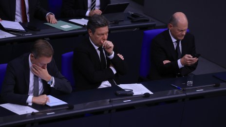 Германската управляваща коалиция се насочва към следващата бюджетна катастрофа