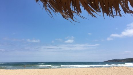 Късен летен сезон - ваучери за туризъм, безплатни чадъри и шезлонги