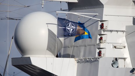 НАТО е в прокси война с Русия