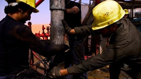 Добивът на петрол в Либия ще падне с още 200 хил. барела на ден за седмица