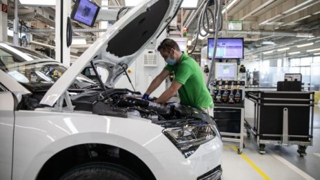 Производствената активност в еврозоната остана устойчива в края на 2021 г.