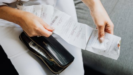 Истинска ли е касовата бележка? 200 хил. потребители проверяват чрез приложение на НАП