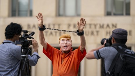 Тръмп пред съда на общественото мнение