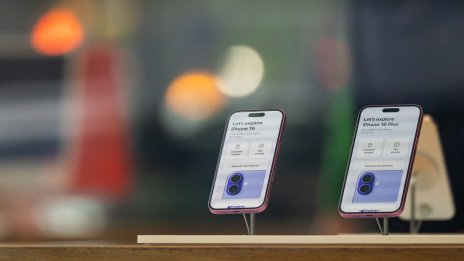 Apple планира сгъваем смартфон за следващата година
