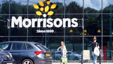 Британската верига супермаркети Morrisons приема оферта за поглъщане