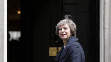 Тереза Мей призова британците за единство след вота за Brexit