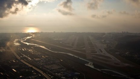 Руски военен самолет с над 90 души на борда се е разбил в Черно море*
