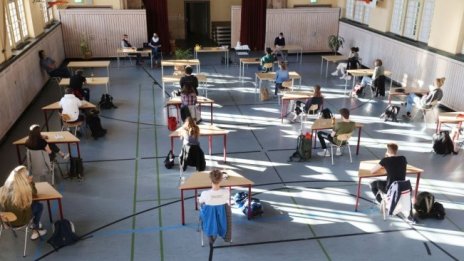 Ще стигнат ли 80 хиляди устройства за ресурсно обезпечаване на образованието?