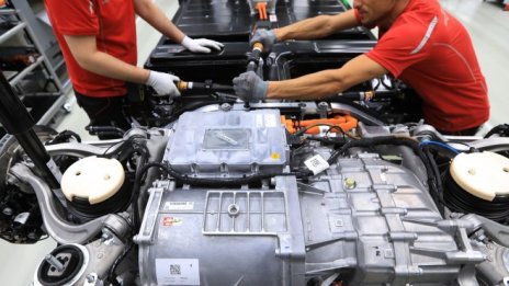 Силното производство ограничава щетите от коронавируса в Германия през ноември