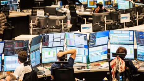 DAX се противопостави на червената вълна на европейските борси днес