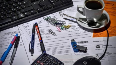 Доколко много е администрацията