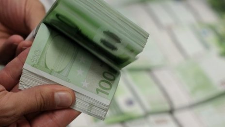 Италия отпусна спешно 5,2 млрд. евро за две фалиращи банки*