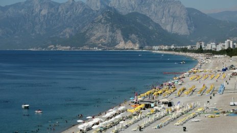 90 млрд. евро е цената на преврата за турската икономика. Засега