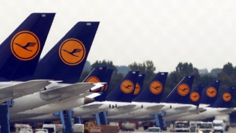 Lufthansa увеличава леко приходите си през ноември 