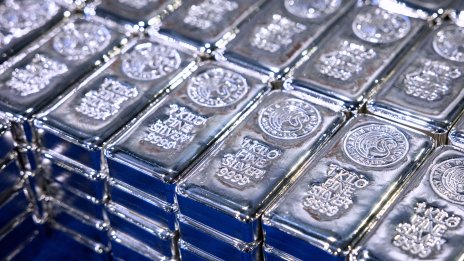Китай изсмуква среброто от международните пазари, за да задоволи търсенето у дома