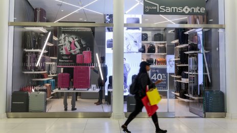 Samsonite проучва възможностите си след предложение за придобиване