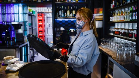 Според полски политик прекомерното пиене сред жените е причина за ниската раждаемост