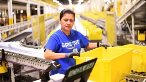 Киберпонеделникът върви към рекордни продажби за американските онлайн търговци