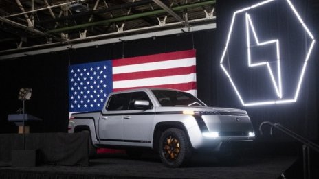 Преходът на автомобилните концерни към електрическата мобилност набира скорост