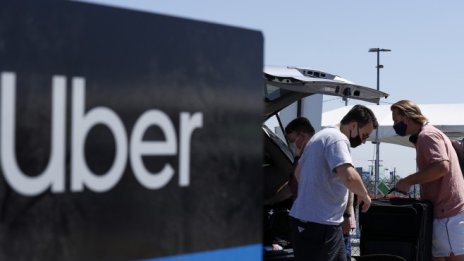 Шофьори на Uber и Lyft настояват за по-голяма сигурност на работните места